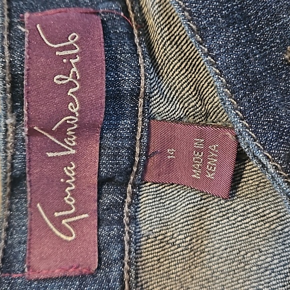 Gloria Vanderbilt | Amanda Fit Dark Wash Jeans | Size 14 - Picture 4 of 6